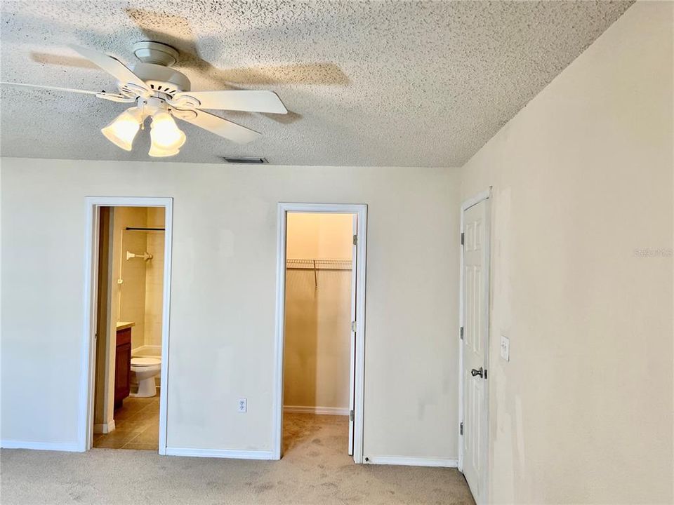 For Sale: $159,900 (2 beds, 1 baths, 960 Square Feet)