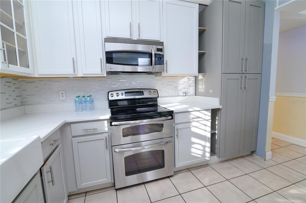 For Rent: $2,800 (4 beds, 2 baths, 2049 Square Feet)