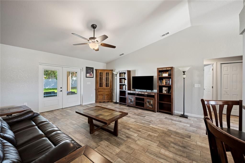 Active With Contract: $312,500 (3 beds, 2 baths, 1303 Square Feet)