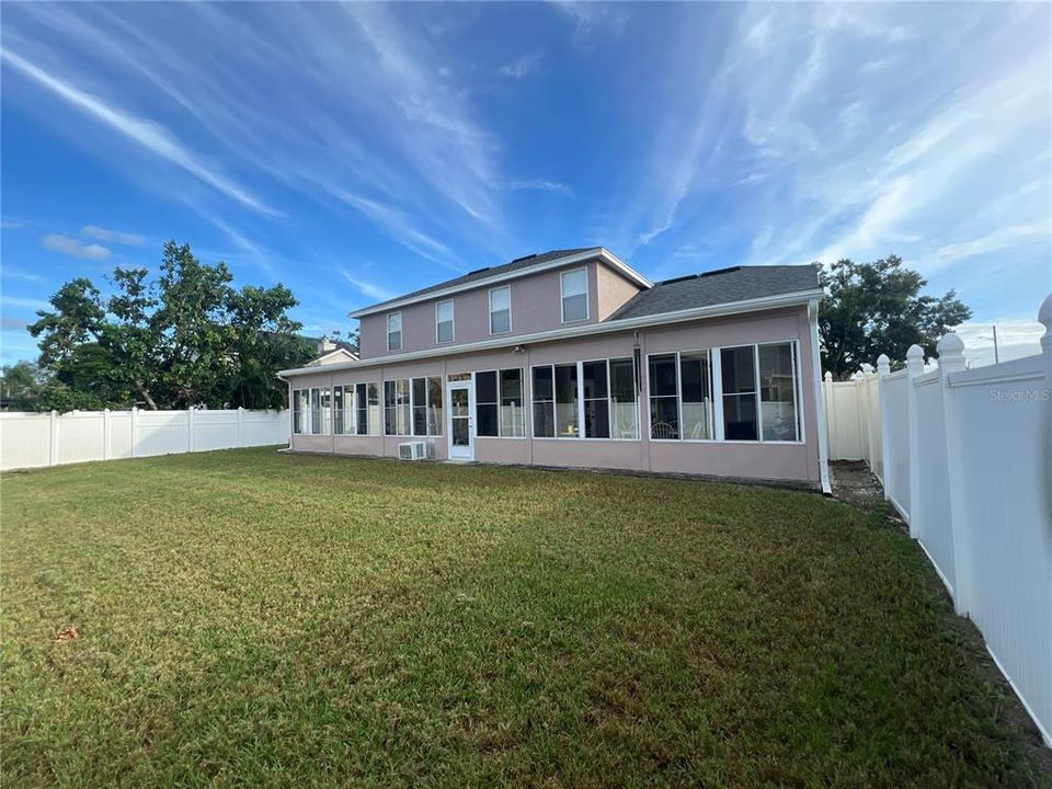 For Sale: $679,000 (4 beds, 2 baths, 3276 Square Feet)