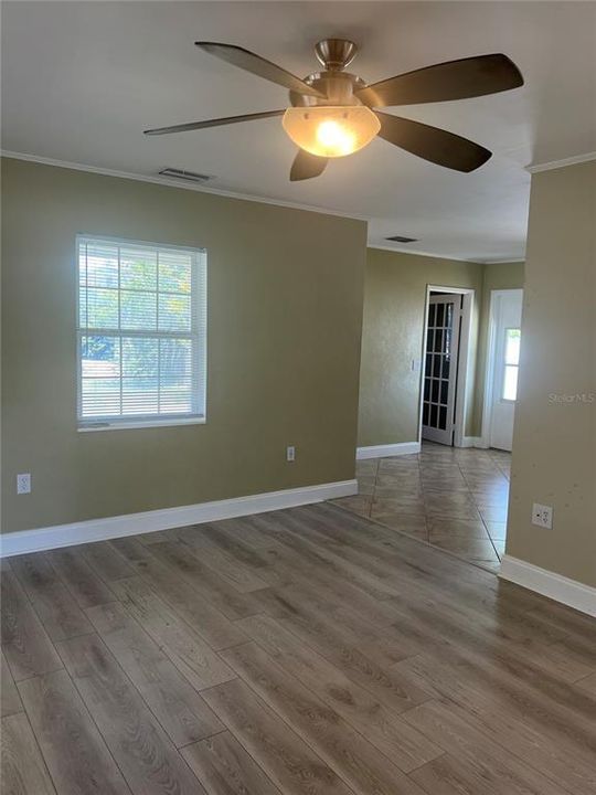 Active With Contract: $1,400 (2 beds, 1 baths, 856 Square Feet)