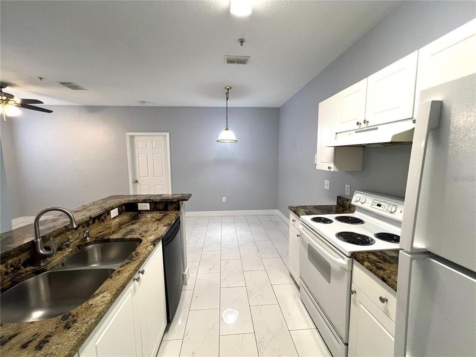 For Rent: $1,650 (2 beds, 2 baths, 1106 Square Feet)