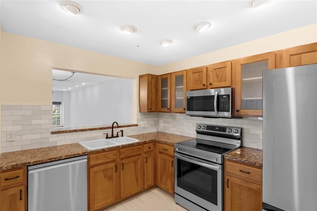 For Sale: $343,900 (3 beds, 2 baths, 1676 Square Feet)