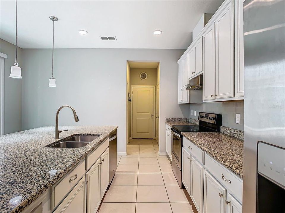 For Sale: $475,000 (3 beds, 2 baths, 1912 Square Feet)