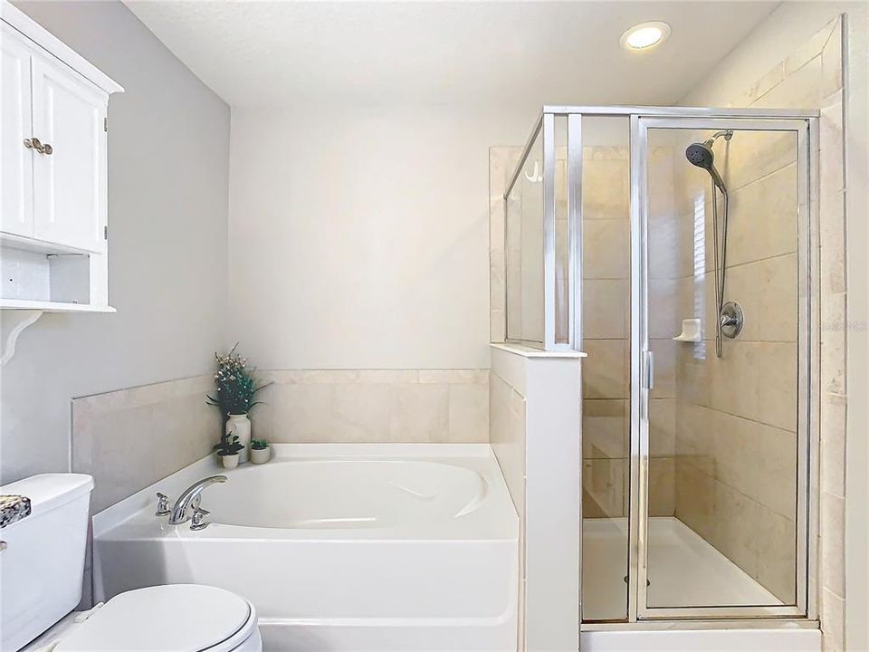 For Sale: $475,000 (3 beds, 2 baths, 1912 Square Feet)