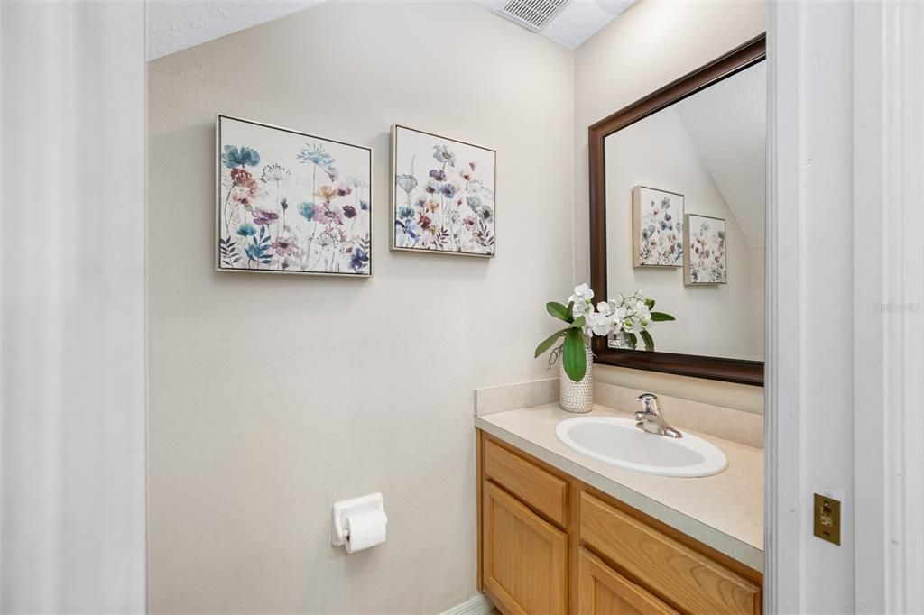 For Sale: $334,900 (2 beds, 2 baths, 1378 Square Feet)