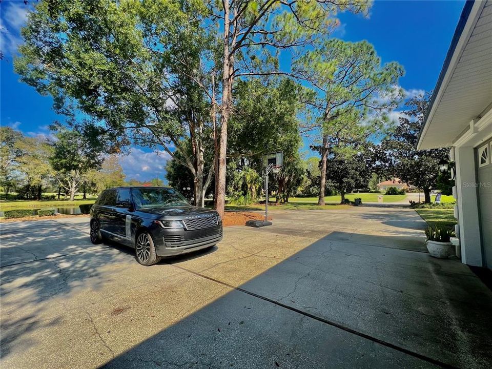 For Sale: $1,699,999 (5 beds, 3 baths, 3951 Square Feet)