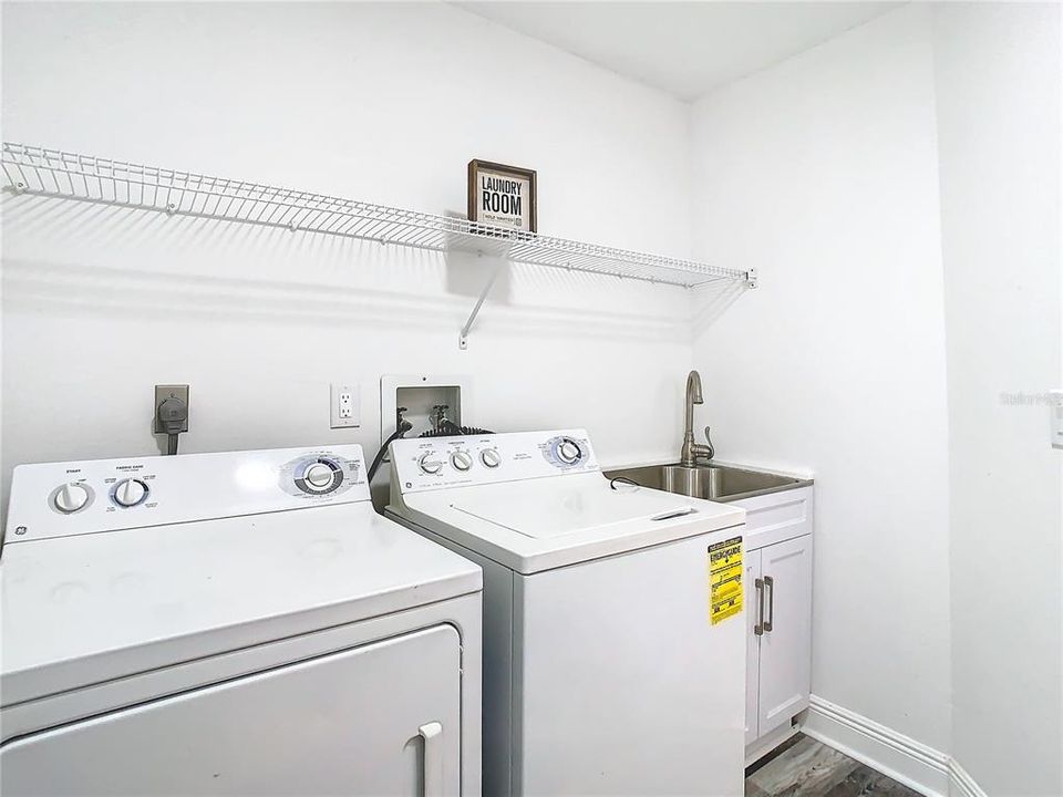 For Sale: $460,000 (3 beds, 2 baths, 1786 Square Feet)