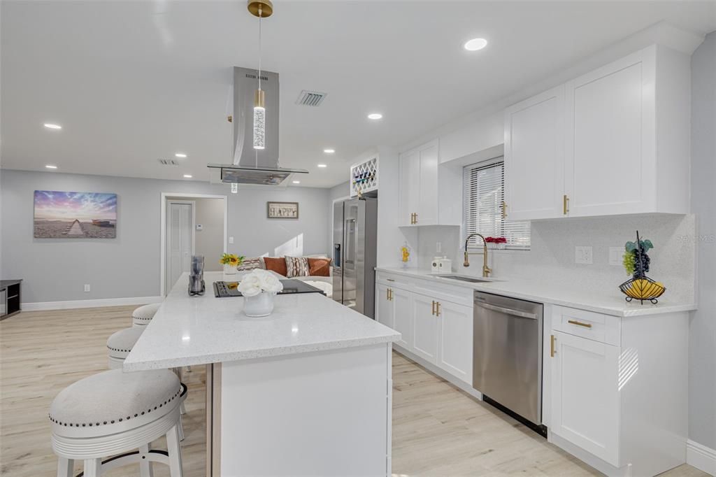 Active With Contract: $539,700 (3 beds, 2 baths, 1461 Square Feet)