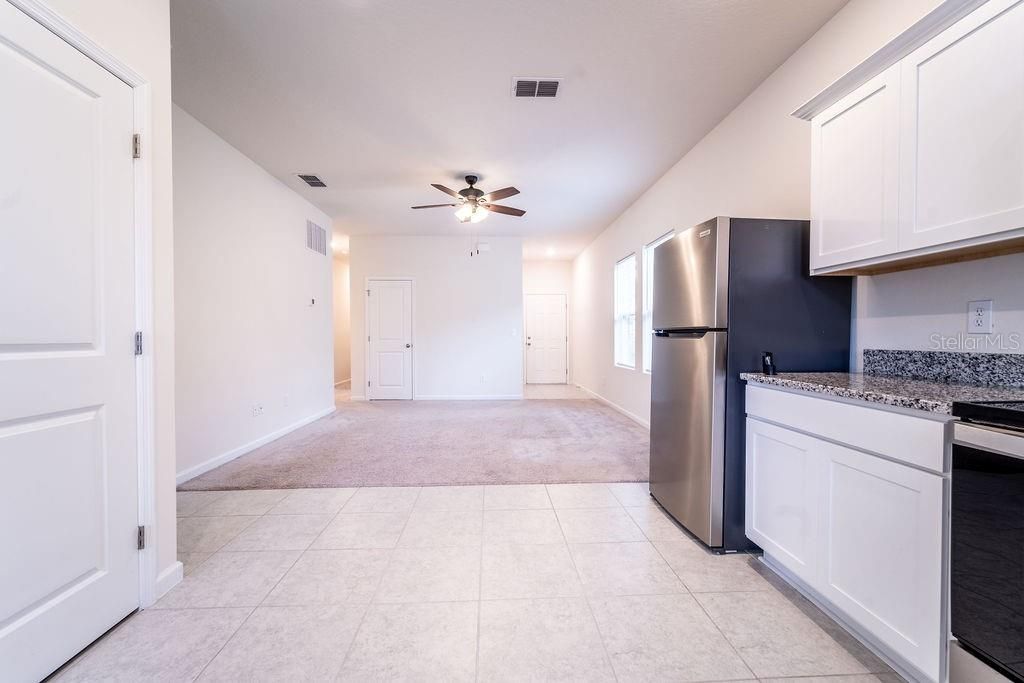 For Sale: $299,900 (3 beds, 2 baths, 1174 Square Feet)