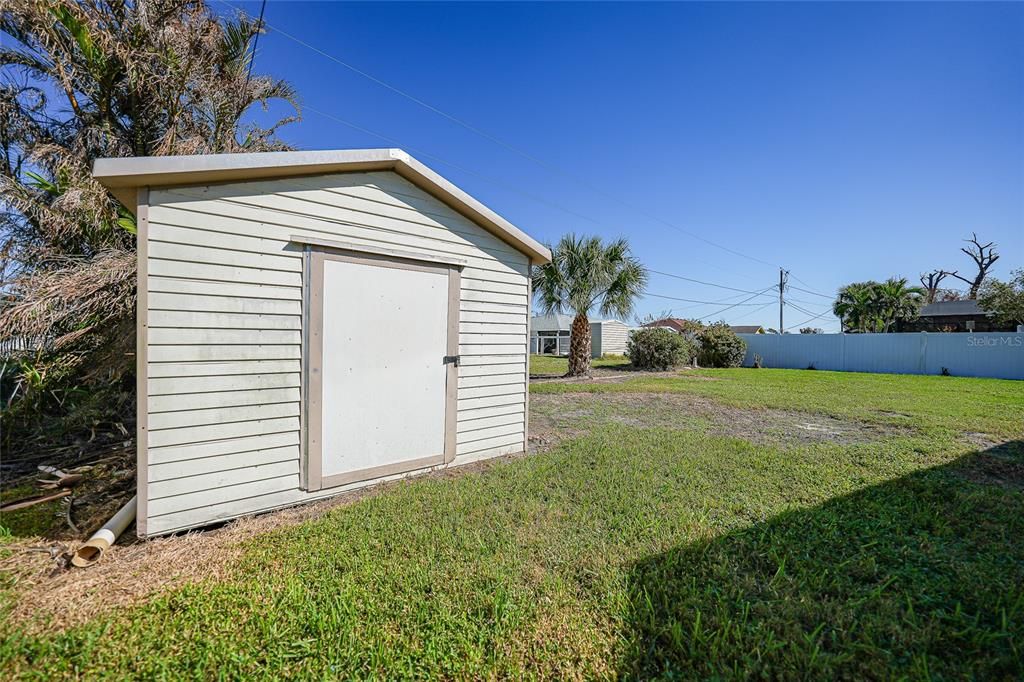 For Sale: $295,000 (3 beds, 2 baths, 1618 Square Feet)