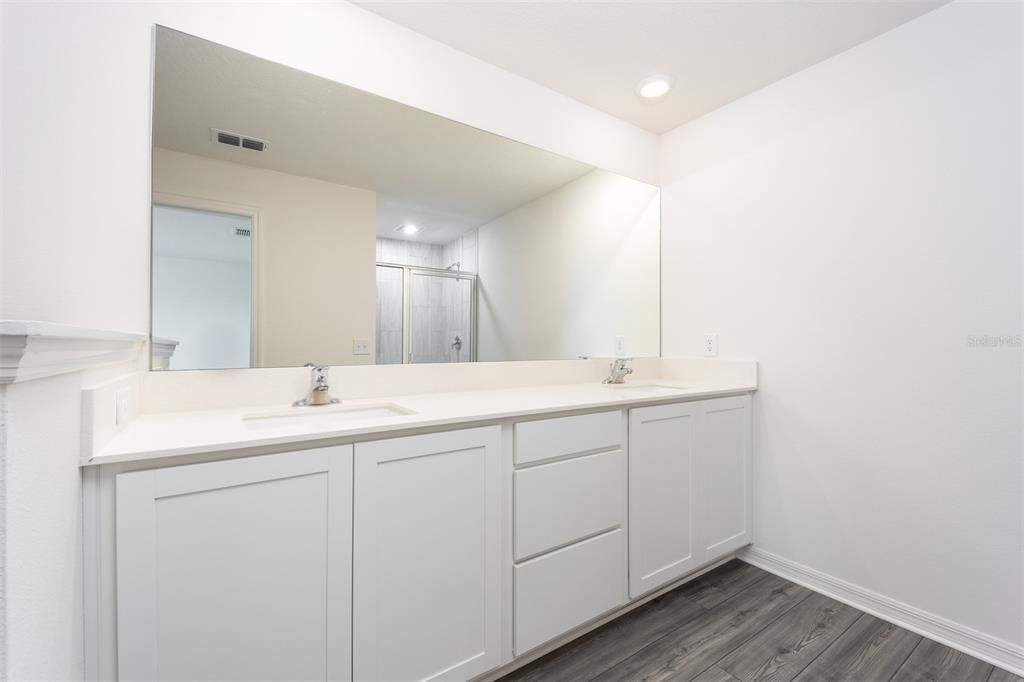 For Sale: $311,900 (3 beds, 2 baths, 1731 Square Feet)