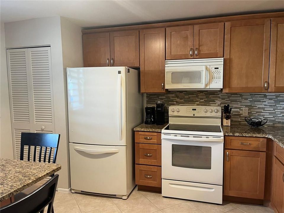 For Rent: $2,200 (2 beds, 2 baths, 1304 Square Feet)