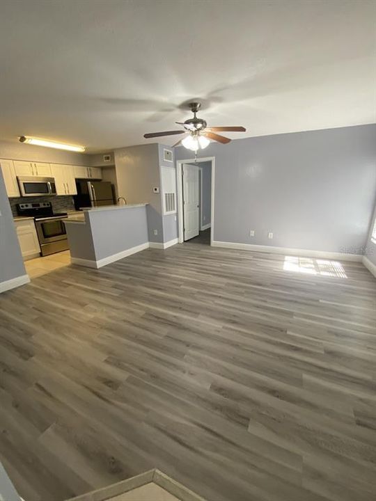 For Sale: $190,000 (2 beds, 2 baths, 874 Square Feet)