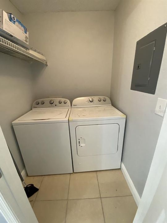 For Sale: $190,000 (2 beds, 2 baths, 874 Square Feet)