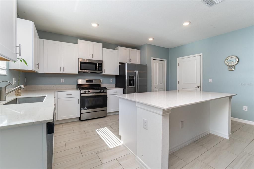 For Sale: $399,000 (4 beds, 2 baths, 2584 Square Feet)