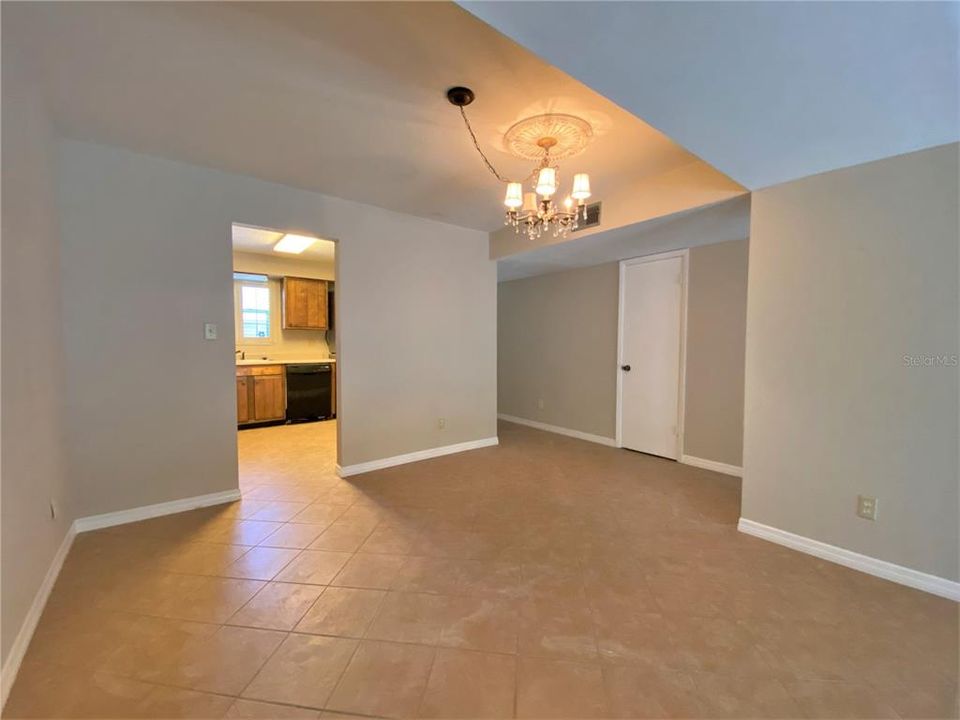 For Rent: $1,599 (2 beds, 1 baths, 1219 Square Feet)