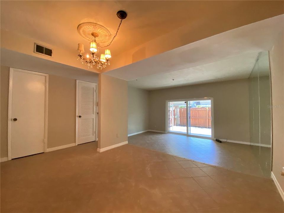 For Rent: $1,599 (2 beds, 1 baths, 1219 Square Feet)