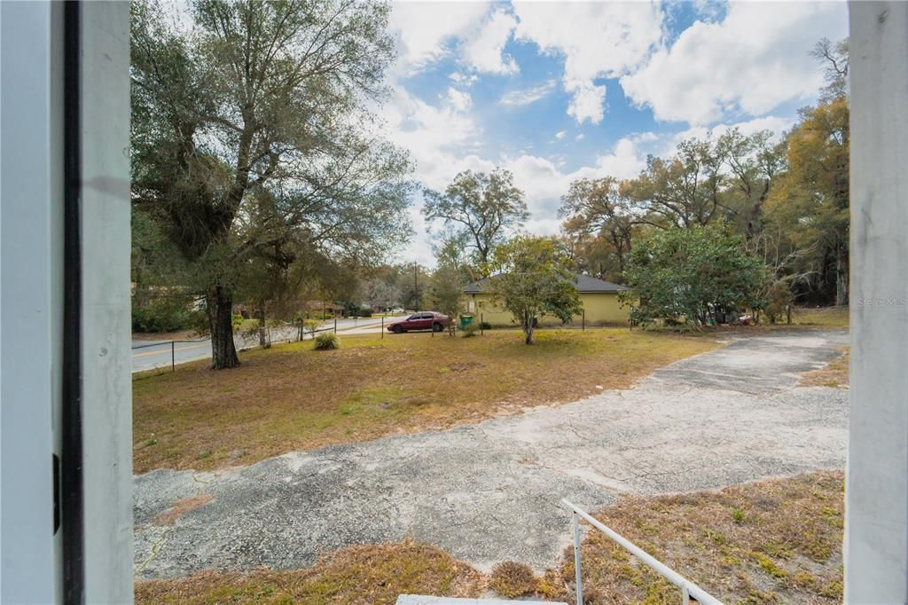 For Sale: $285,000 (3 beds, 2 baths, 1372 Square Feet)