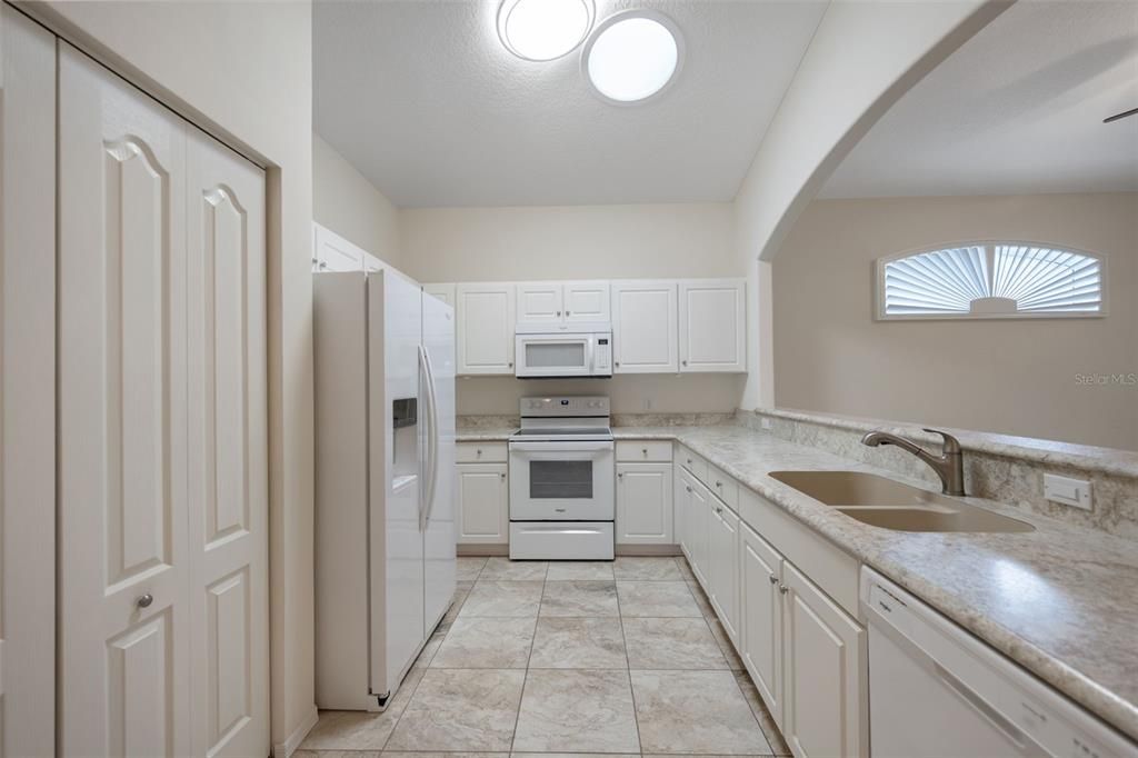 For Sale: $294,500 (3 beds, 2 baths, 1453 Square Feet)