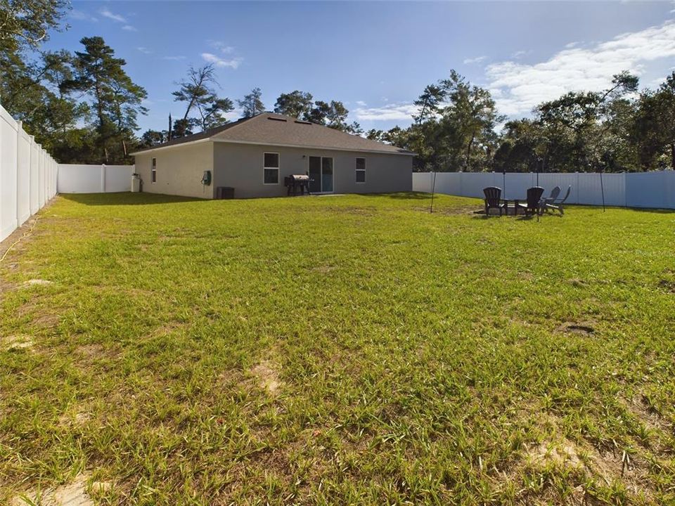 Active With Contract: $285,000 (3 beds, 2 baths, 1552 Square Feet)