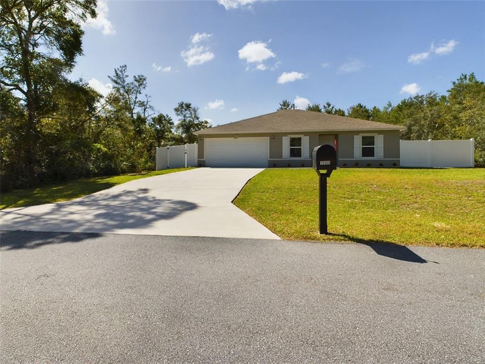 Active With Contract: $285,000 (3 beds, 2 baths, 1552 Square Feet)