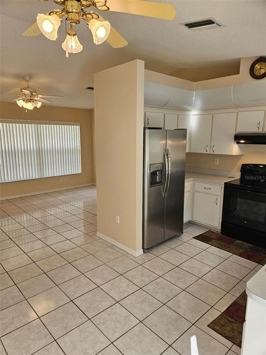 For Sale: $249,900 (2 beds, 2 baths, 1008 Square Feet)