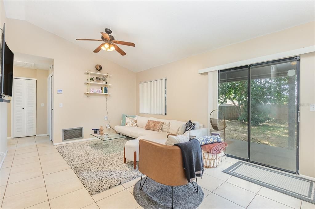 For Sale: $315,000 (3 beds, 2 baths, 1183 Square Feet)