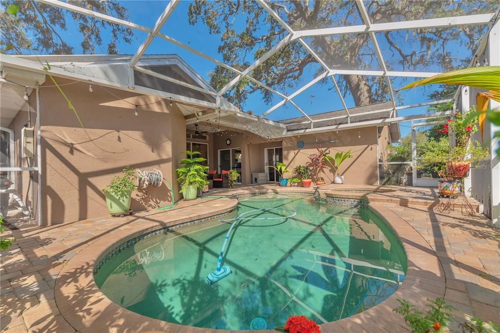 Screened pool.