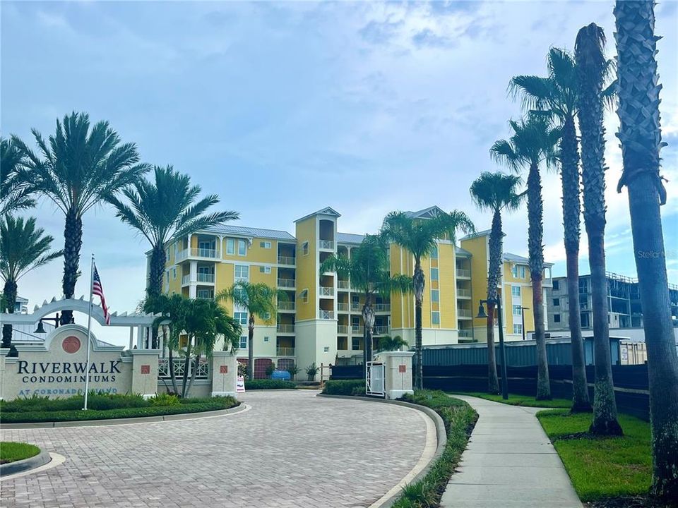 Recently Sold: $665,000 (3 beds, 2 baths, 1602.5 Square Feet)