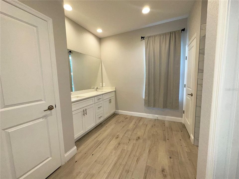 For Rent: $2,300 (3 beds, 2 baths, 1626 Square Feet)