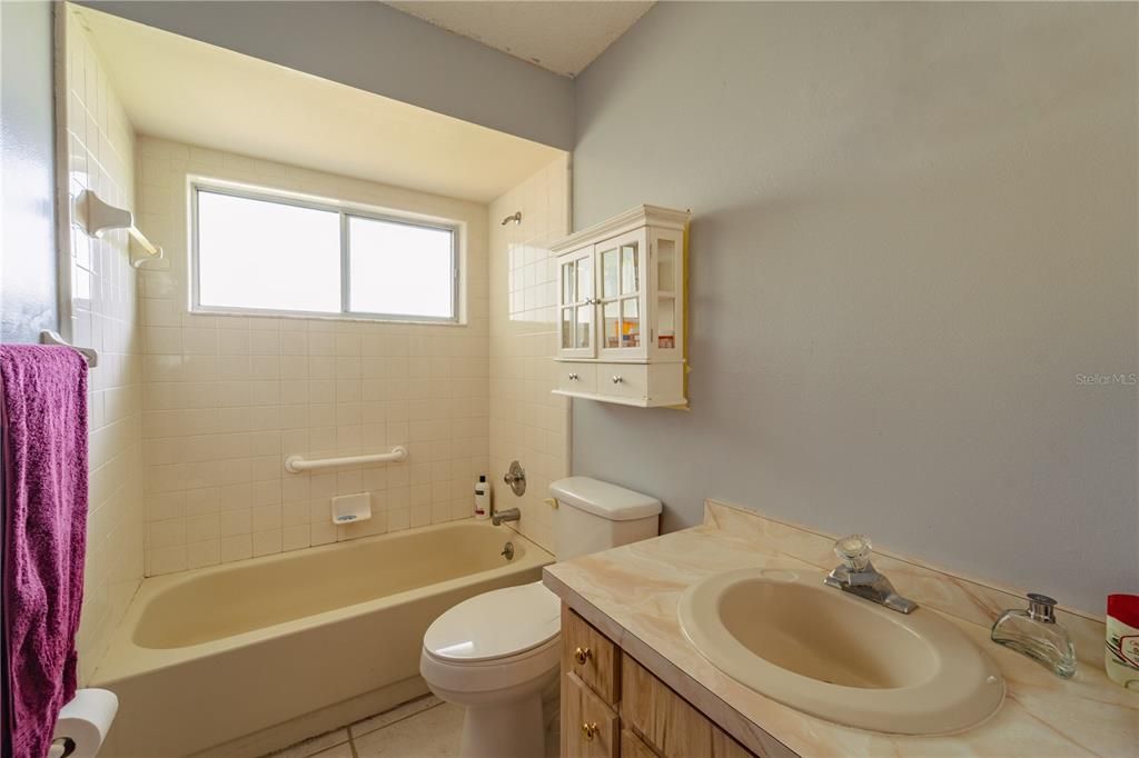 For Sale: $260,000 (2 beds, 2 baths, 1108 Square Feet)