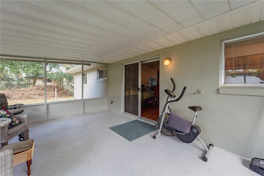 For Sale: $260,000 (2 beds, 2 baths, 1108 Square Feet)