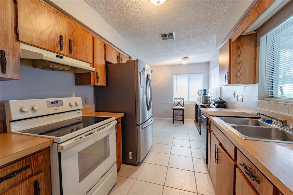 For Sale: $260,000 (2 beds, 2 baths, 1108 Square Feet)