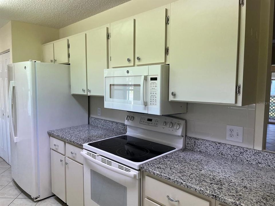 For Sale: $204,000 (2 beds, 2 baths, 1798 Square Feet)