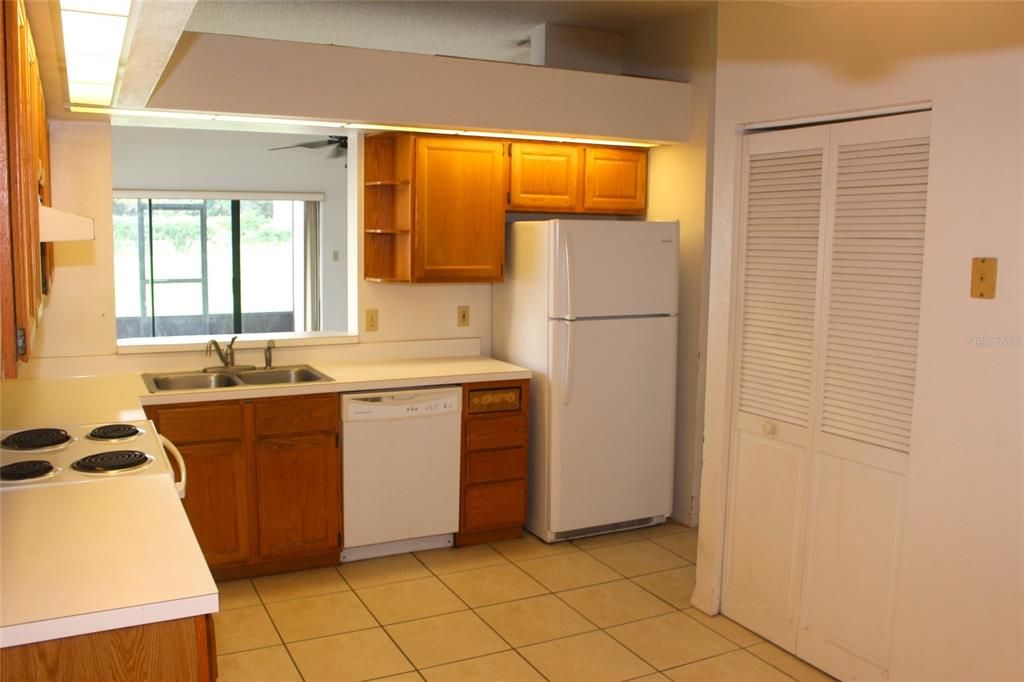 For Rent: $2,000 (2 beds, 2 baths, 1450 Square Feet)