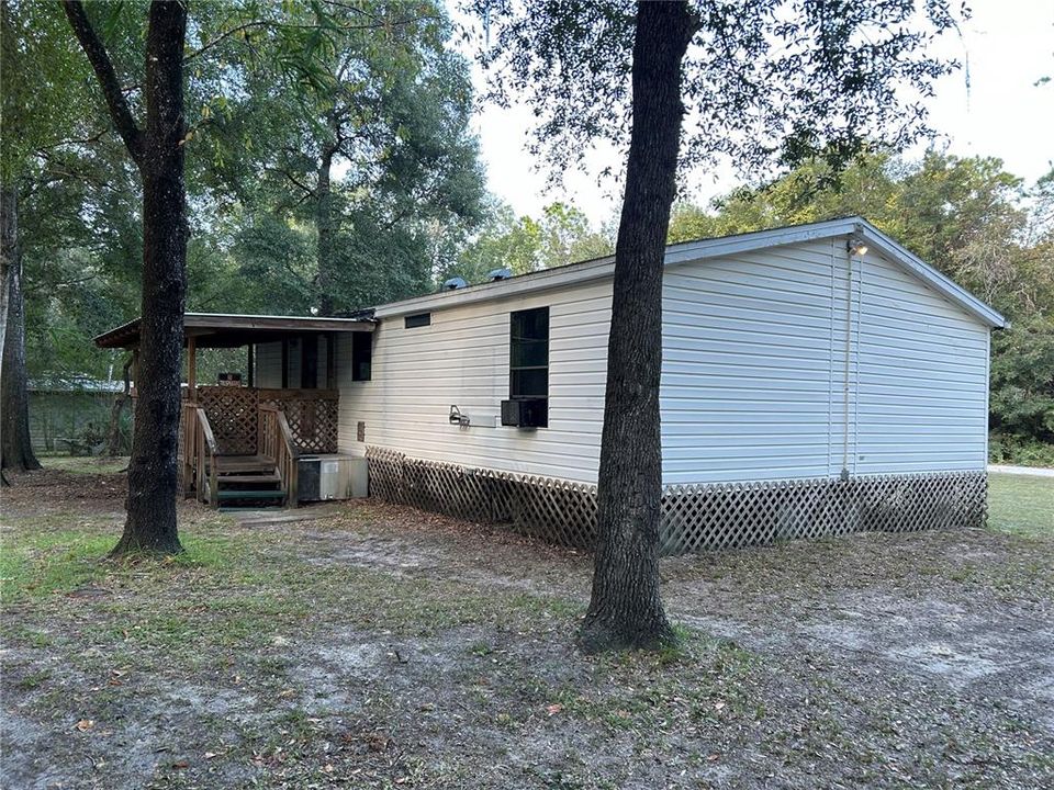 For Sale: $89,900 (2 beds, 2 baths, 960 Square Feet)