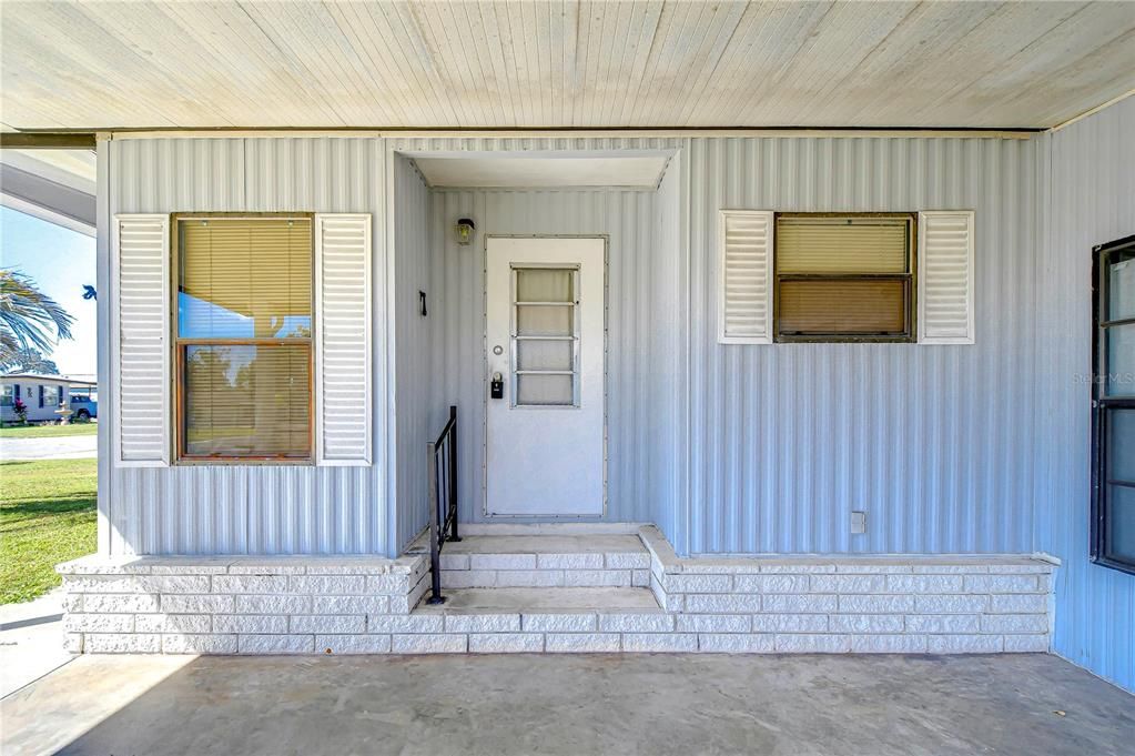 For Sale: $169,900 (2 beds, 2 baths, 1104 Square Feet)