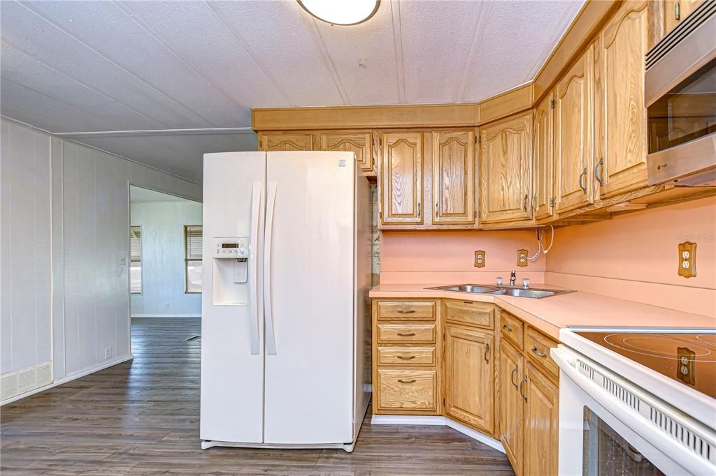 For Sale: $169,900 (2 beds, 2 baths, 1104 Square Feet)