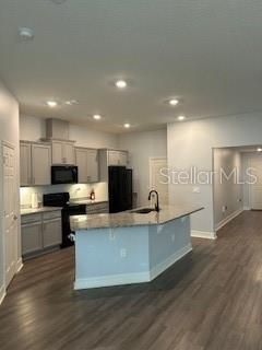 For Sale: $457,900 (3 beds, 2 baths, 1714 Square Feet)