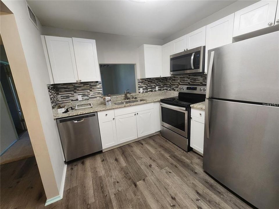 For Rent: $2,000 (2 beds, 2 baths, 940 Square Feet)