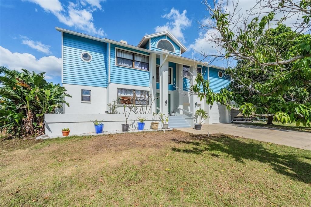 En Venta: $974,900 (5 camas, 3 baños, 2786 Pies cuadrados)