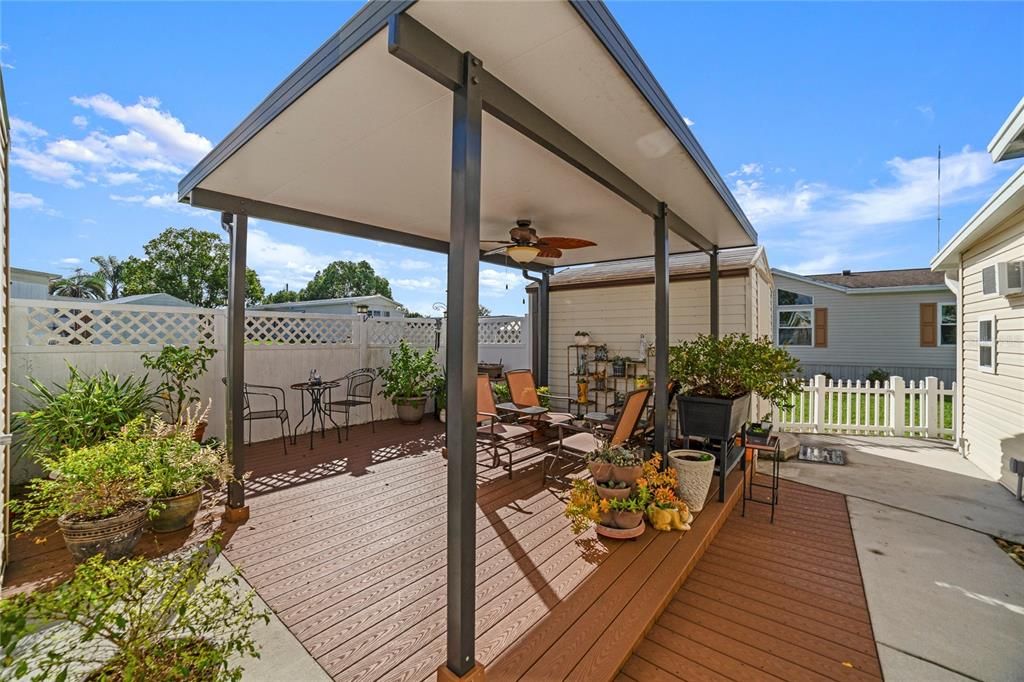 Rear garden and lanai