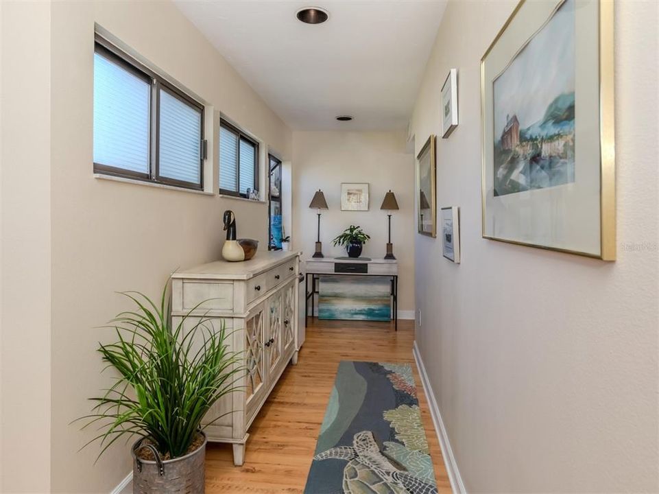 For Sale: $287,000 (2 beds, 2 baths, 1325 Square Feet)