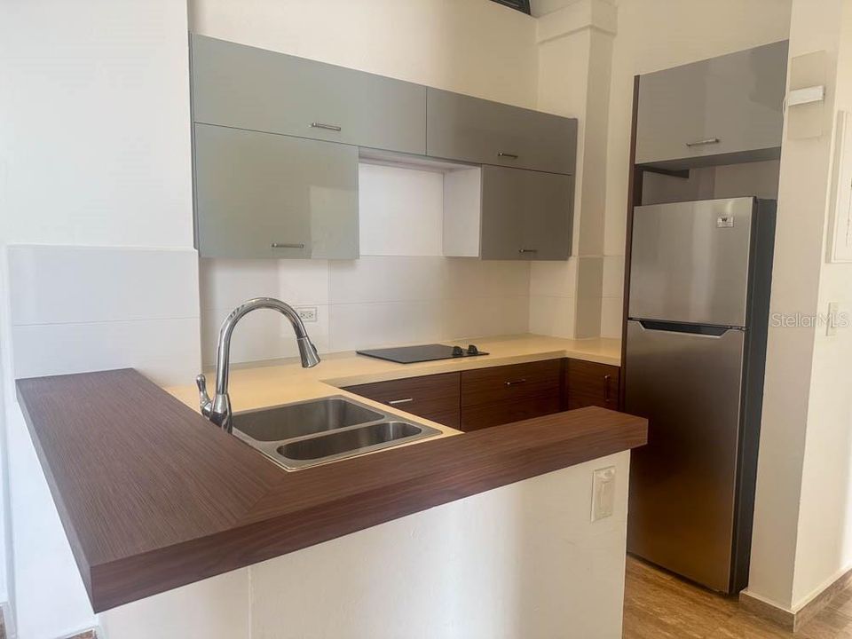 For Sale: $485,000 (2 beds, 1 baths, 675 Square Feet)