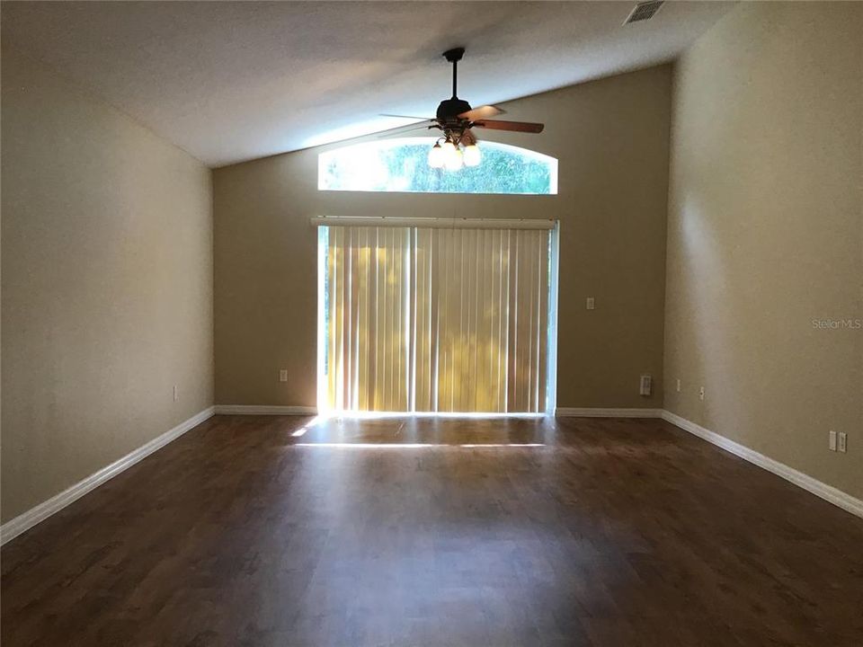 For Rent: $2,500 (4 beds, 2 baths, 2147 Square Feet)