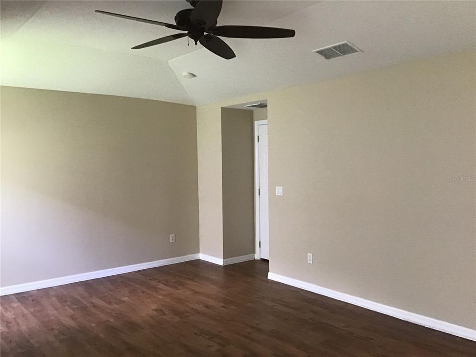 For Rent: $2,500 (4 beds, 2 baths, 2147 Square Feet)