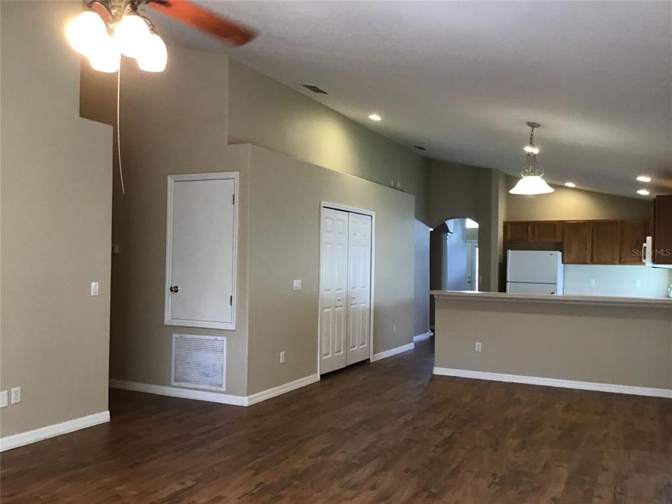 For Rent: $2,500 (4 beds, 2 baths, 2147 Square Feet)