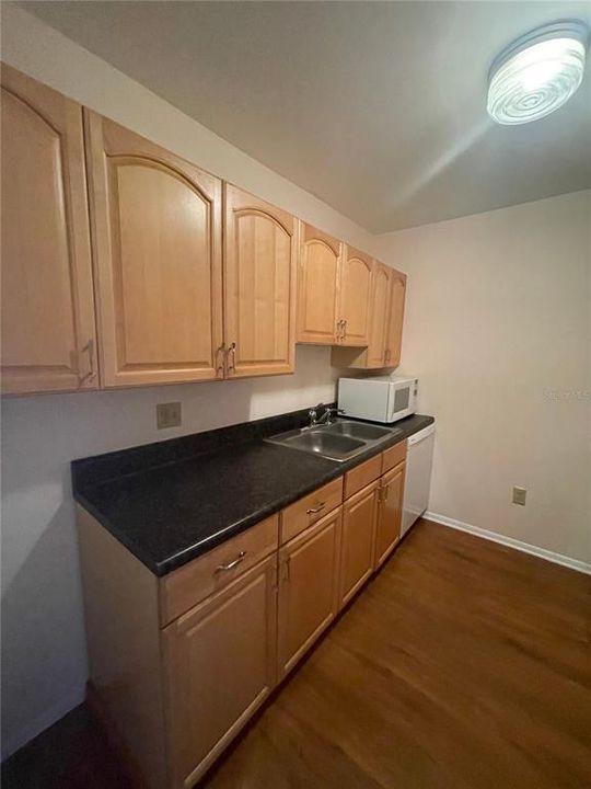 For Rent: $1,395 (2 beds, 2 baths, 897 Square Feet)