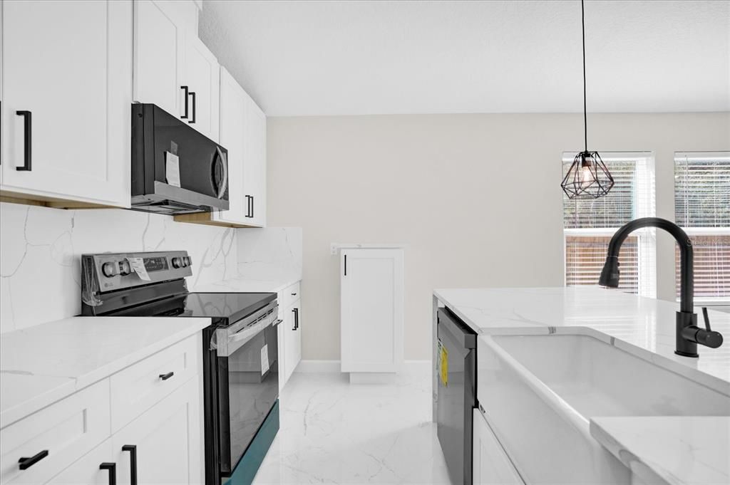 Kitchen with Farmhouse Sink